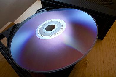 卡普空调查显示：玩家最期待《恐龙危机》新作 最爱但丁